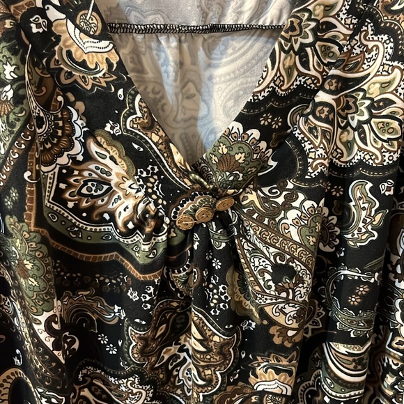 Black Shirt  with Green/White/Brown Paisley Design - Picture 3 of 4